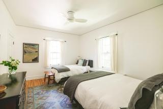 Private Downtown Sunny Retreat w/ Spacious Balcony - 7