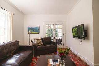Private Downtown Sunny Retreat w/ Spacious Balcony - 5