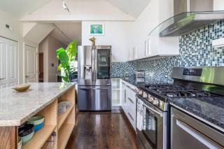 Duplex 3 Bed 2 Bat Apt Steps from Lincoln Square - Chicago - 1