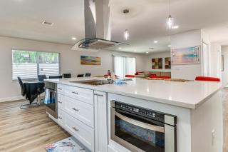 Cocoa Beach Home with Private Pool about half Mi to Beach - Cocoa Beach - 3
