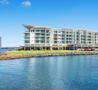 Pool View Retreat - Ballina - 1