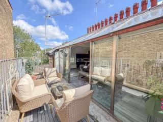 Trendy London Hideaway Apartment - London - 8