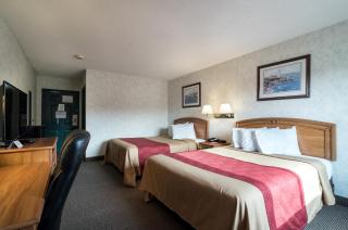 Econo Lodge Inn & Suites - 1