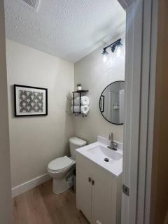 Cedar Street Retreat - Heart of Aksarben! - 4