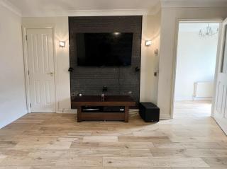 Glasgow Central - Entire house - Free Parking , Free super fast Wifi , Private garden & Parking security - 7