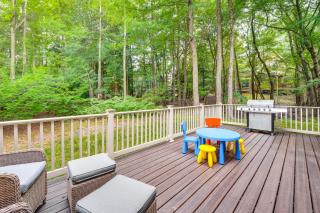 Tannersville Resort Home with Deck and Gas Grill! - Tannersville - 9