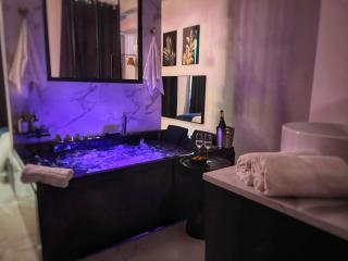 Amour Sauvage-Love Room****, Centre-Historique - Avignon - 6