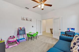 Perfect Getaway 6BR Home, Pool Spa Near Disney - 3