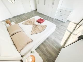1 bedroom 968 - Golem - 8