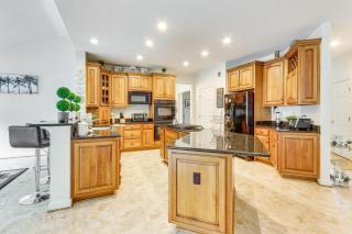 Huge Hagerstown Home with Deck about 4 Mi to Downtown! - 5