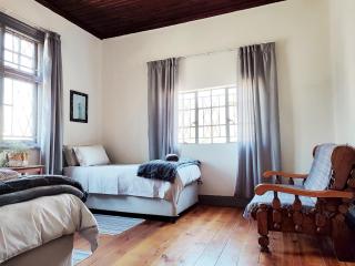 Queen's Accommodation - 2