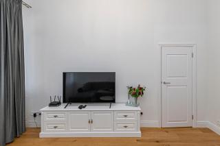 Riverside 1 BD Central Apartment by Hostlovers - 9