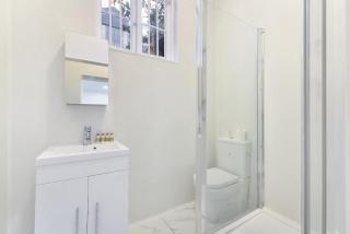 2 Bed Piccadilly Apartment 2 - 6