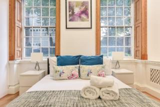 2 Bed Piccadilly Apartment 2 - 5