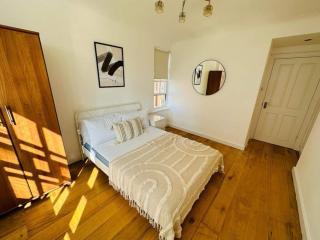 3 Bed Apartment- Central London - London - 7