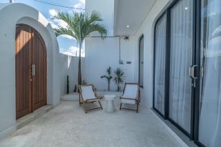 Stunning 3BR Pool Villa with Ricefield View - Canggu - 7