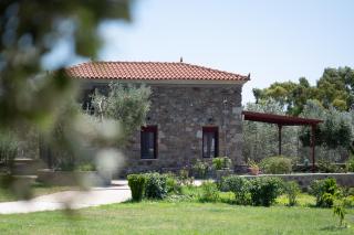 Villa & Stone House with Pool, 10 Mins to Skala Eressos Beach - Eresos - 7