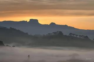 Hidromassagem, Varanda e Vista Pedra do baú - Gonçalves - 7