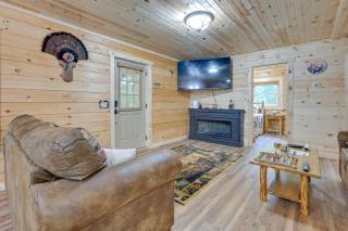 Adams Cabin with Game Room and Fire Pit - Adams - 7