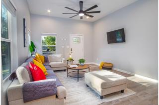 Experience Convenience w 4BR3BA Near Alamodome - San Antonio - 3