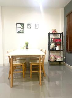 Stay like a local in Modern Townhome - Ban Non Muang - 4