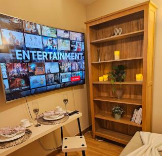 Cockfosters - Apartment - Sleeps 3 - Near Underground - London - 0