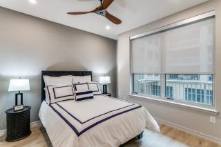Stunning high-rise apartment on McKinney Avenue - 4