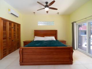 Casa Alegre- Heart of Tres Cocos Area across from Truck Stop by Stay Floreo - San Pedro - 8