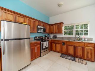 Casa Alegre- Heart of Tres Cocos Area across from Truck Stop by Stay Floreo - San Pedro - 3