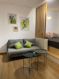 TINY STUDIOS Under the Akropolis -2- - Atene - 6