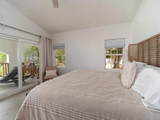 Casa Cristal Oceanfront Villa by Stay Floreo - San Pedro - 4