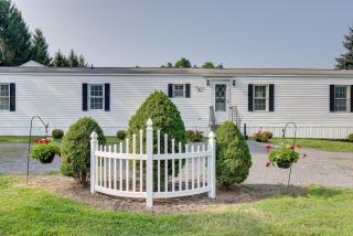Quaint Lakemont Retreat 1 Mi to Seneca Lake! - - 9