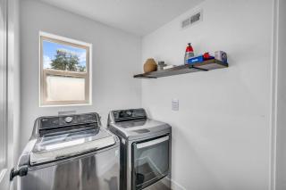 Zion Plush Family Escape HotTub, Games, Sleeps 14 - 8