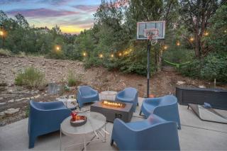 Zion Plush Family Escape HotTub, Games, Sleeps 14 - Glendale - 7