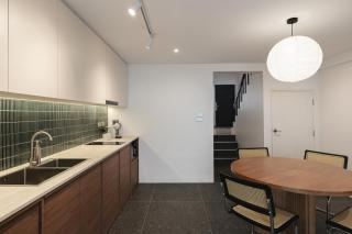 Flat and Fur 2BR Mid-Century 3mins to Nimman Airport - Chiang Mai - 1