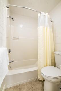 Town & Country Inn & Resort - 9