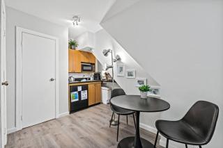 Great Walkable Studio Apt! - New York - 5