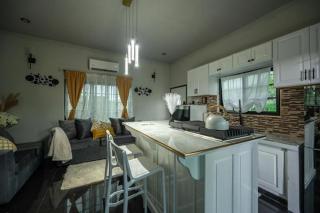 One Love Luxuray Guesthouse - 1