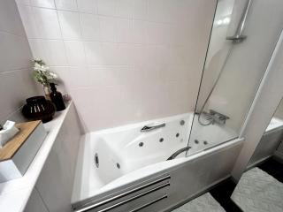 Logement 85m2, hypercentre, balcon, parking, clim - Clermont-Ferrand - 2