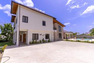 Luxury Beach Villa with Private Pool, Jacuzzi, Beach Club Access with Restaurant & Adventure Nearby - Baní - 3