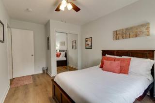 Beautiful 3 Bedroom- free parking 2M to Broadway - 6