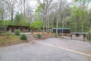 The Furry Lodge Suite #1 - Waynesville - 9