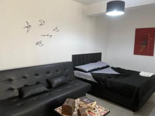 Kitnet com ótima localização em São José - São José - 8