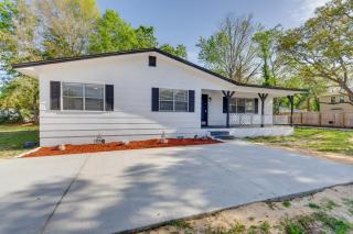 Sunny Fort Walton Beach Vacation Rental with Yard! - Fort Walton Beach - 8