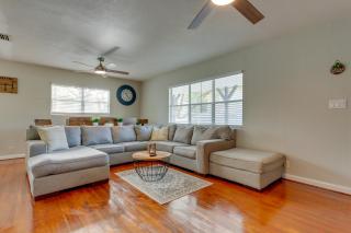 Sunny Fort Walton Beach Vacation Rental with Yard! - Fort Walton Beach - 6