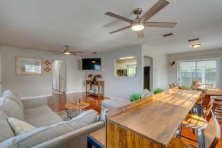 Sunny Fort Walton Beach Vacation Rental with Yard! - Fort Walton Beach - 4