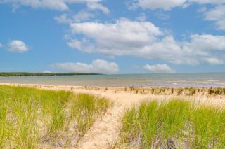 Serene Washington Island Getaway with Private Beach! - 9