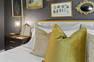 The Luxe Hot Tub Private Bar 12 Min to Horse Park - Georgetown - 2