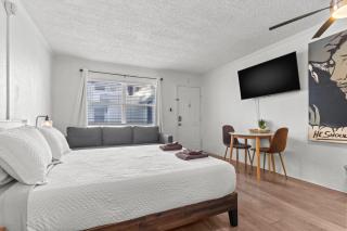 Charming Studio with City Views in the Heart of St Pete - 9