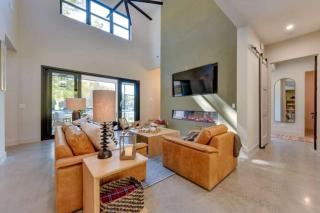 Lakefront Retreat with Dock and Pool - Mooresville - 8